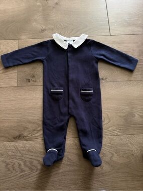 Edgehill Collection Classic Navy One-Piece Footed Romper with White Collar NB